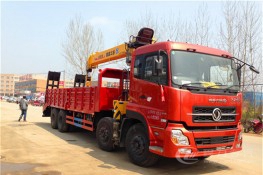 東風天龍前四后八【10-16噸】隨車吊帶爬梯